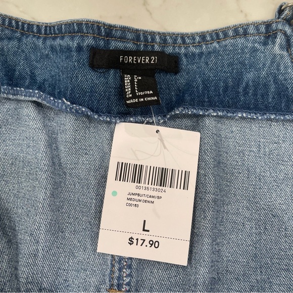 NWT Forever 21 Denim Frayed Hem Overalls with Adjustable Belt and Pockets - Picture 6 of 12